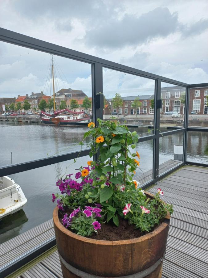 Boutique Hotel De Oude Veste Hellevoetsluis Extérieur photo